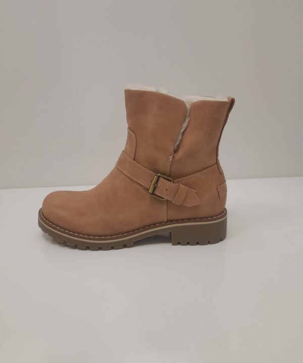 CLARA BARSON aulinukai