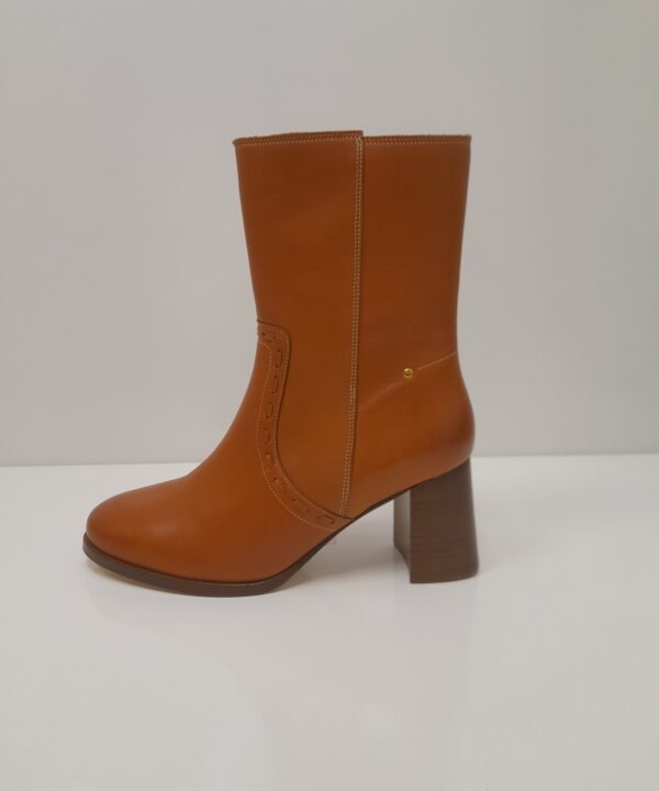 VANESSA BRUNO aulinukai